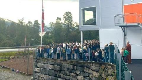 Lenkje til artikkel: 1 minutts stillheit for Hans Majestet Kong Harald
