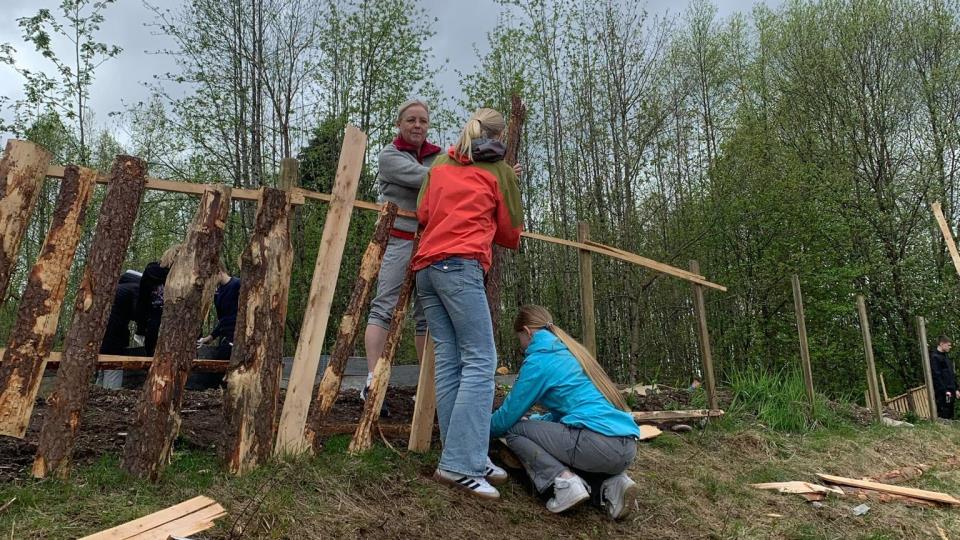 Lenkje til artikkel: Arbeidet i skulehagen er godt i gang