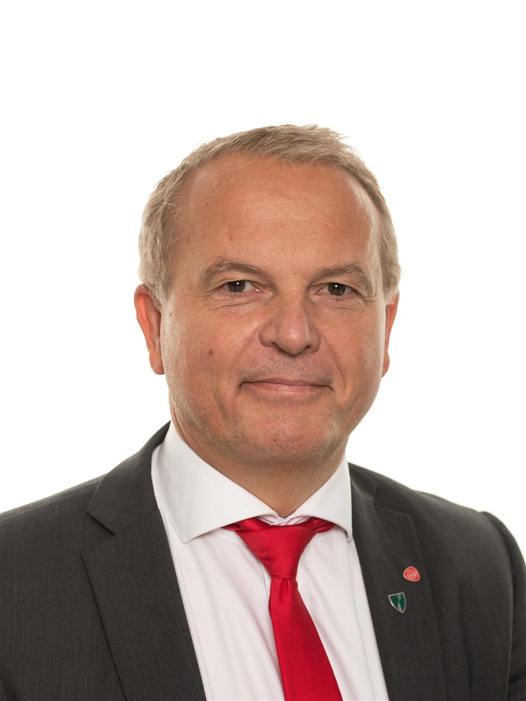 Helge Robert Midtbø, AP - Klikk for stort bilete